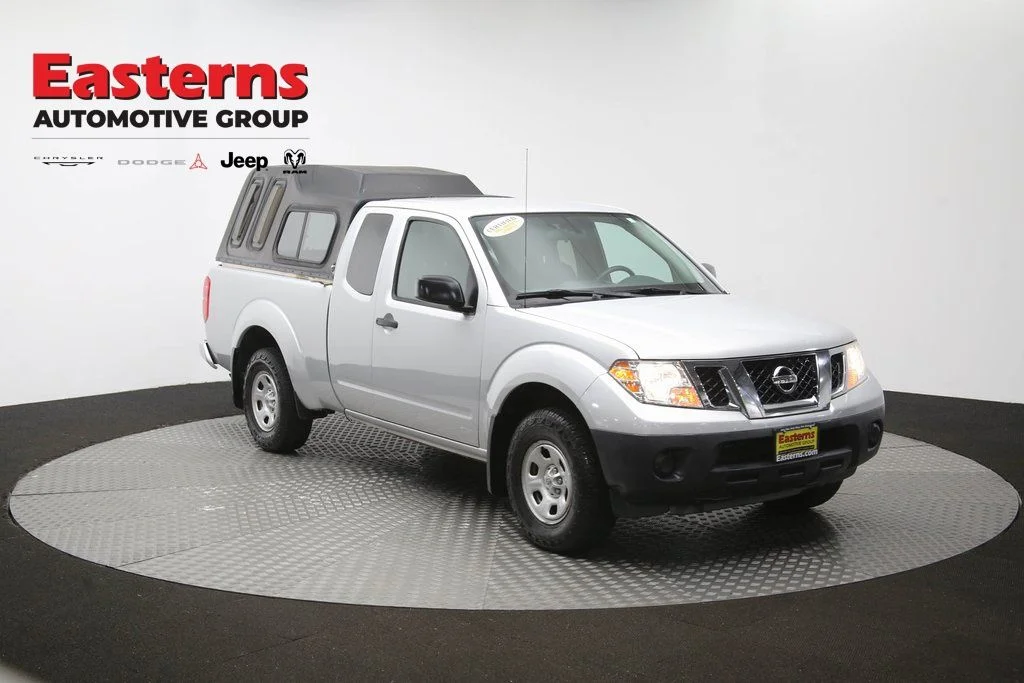Used 2019 Silver Nissan S image 51