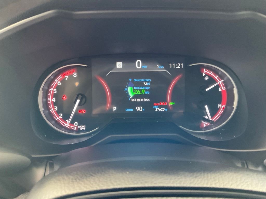 2025 Toyota RAV4 XLE - Photo 13