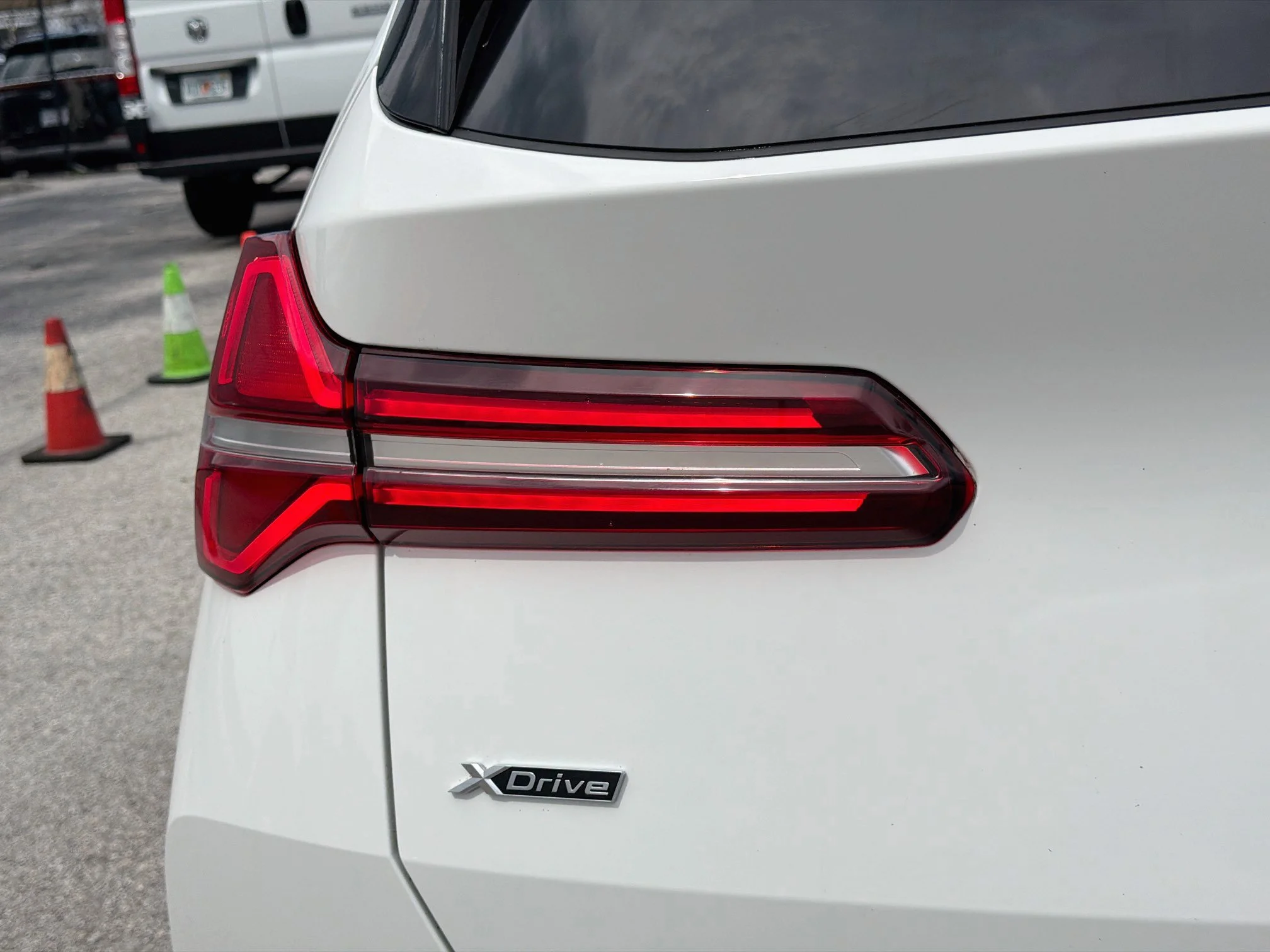 New 2026 Alpine White BMW 30 xDrive image 10