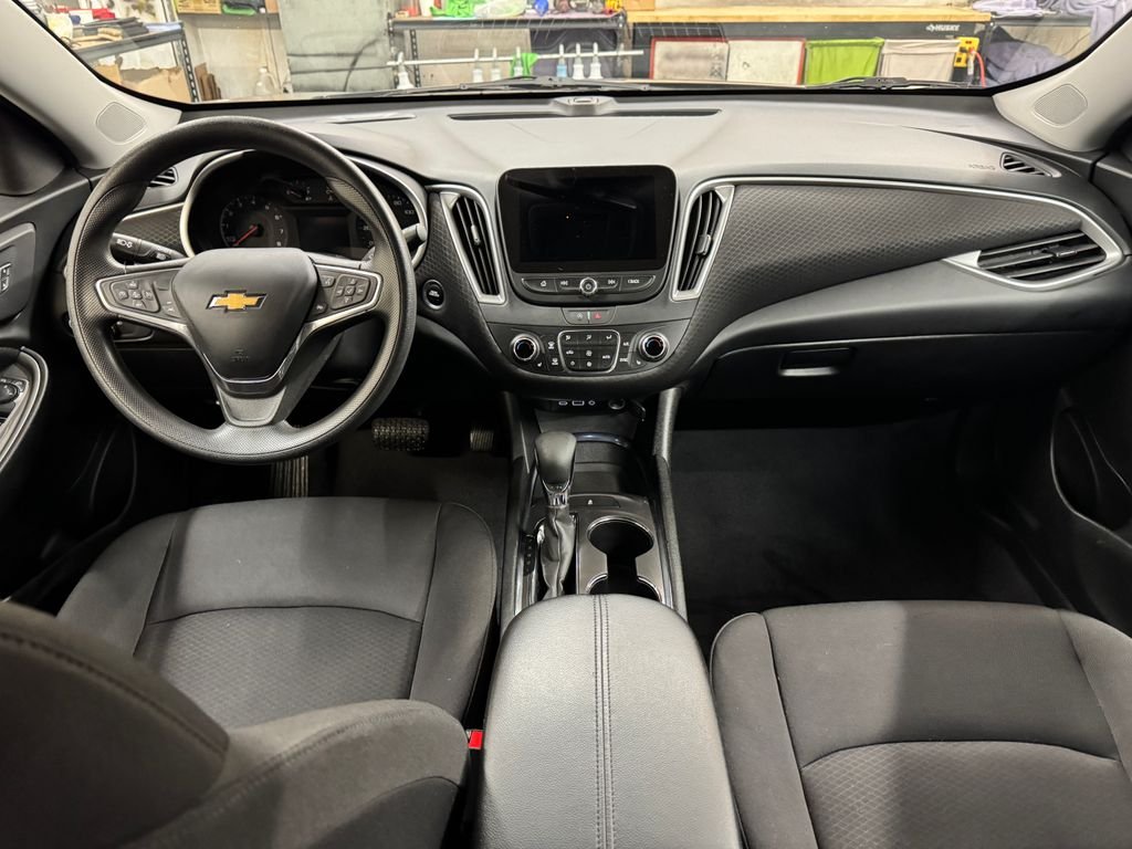 Used 2023 Gray Chevrolet LT image 17