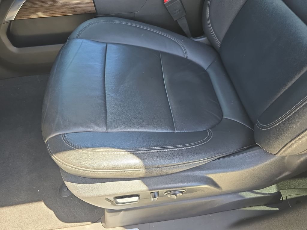 Used 2021 White Chevrolet RST image 30