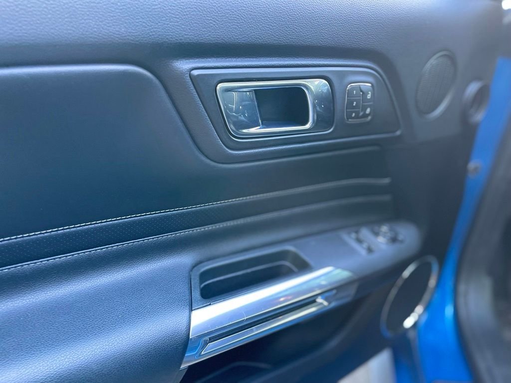 Used 2019 Blue Ford GT Premium image 9