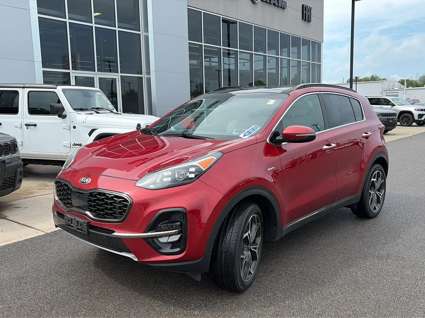 Used 2021 Hyper Red Kia SX Turbo image 4