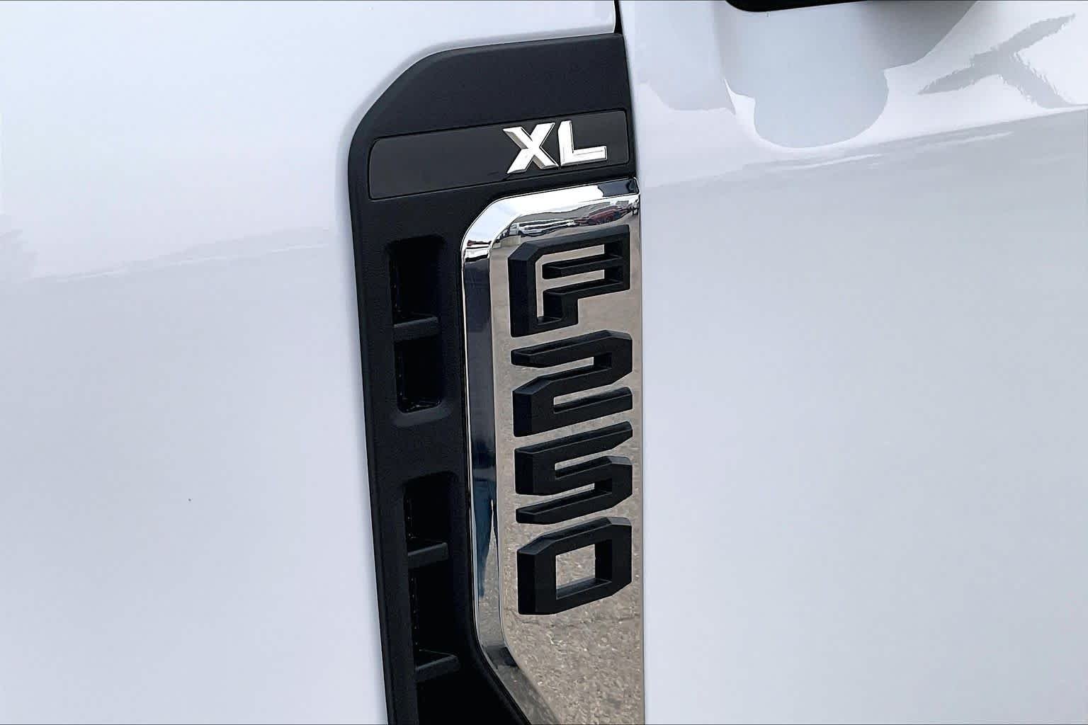 New 2026 Oxford White Ford F-250® XL image 15