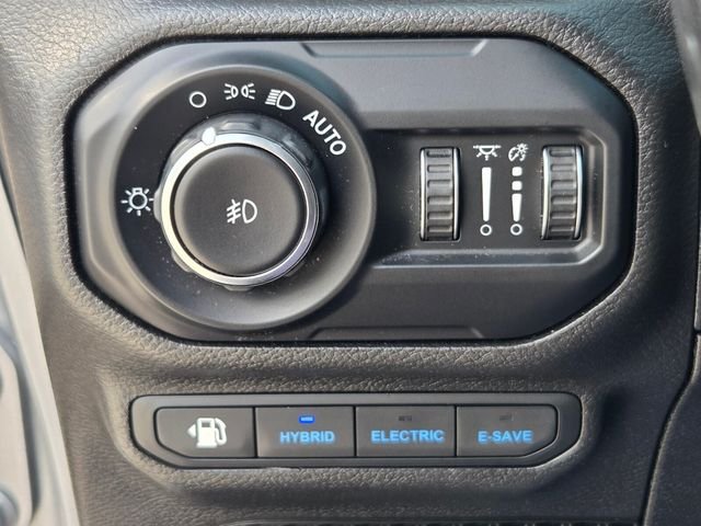 Used 2021 Silver Jeep Unlimited Rubicon 4xe image 29