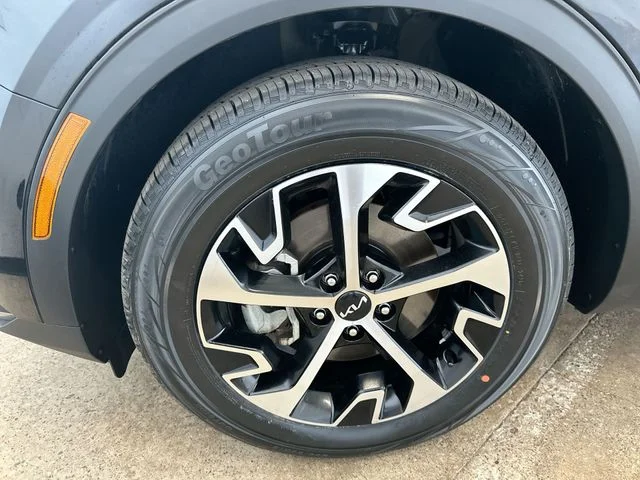 Used 2023 Black Kia EX image 20