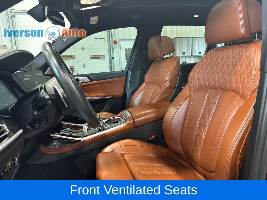 Used 2021 Red BMW M50i image 17
