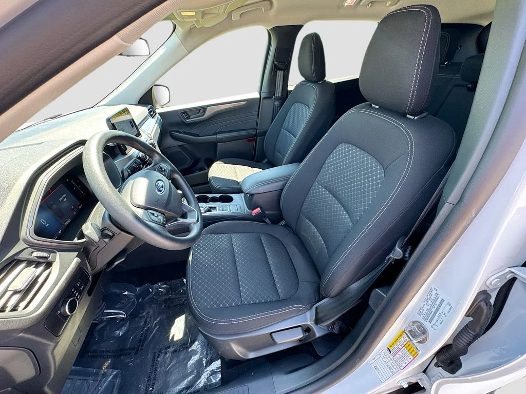 Used 2025 Oxford White Ford Active image 17