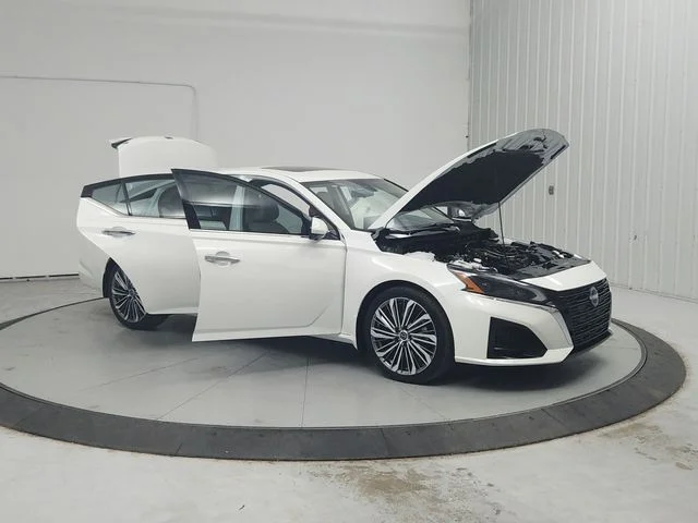 Used 2024 White Nissan 2.5 SL image 10