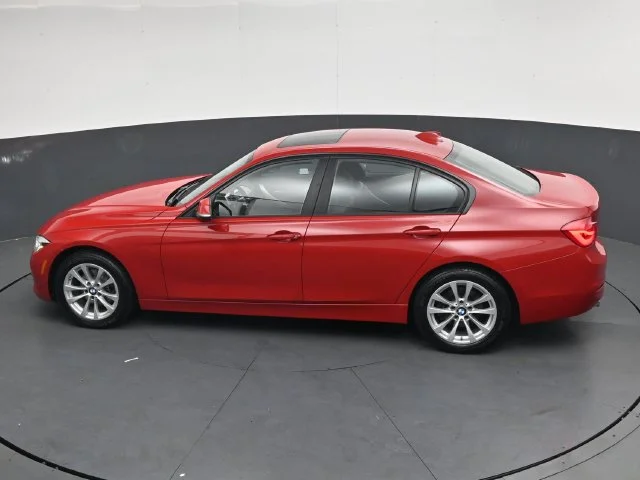 Used 2018 Red BMW 320i image 27