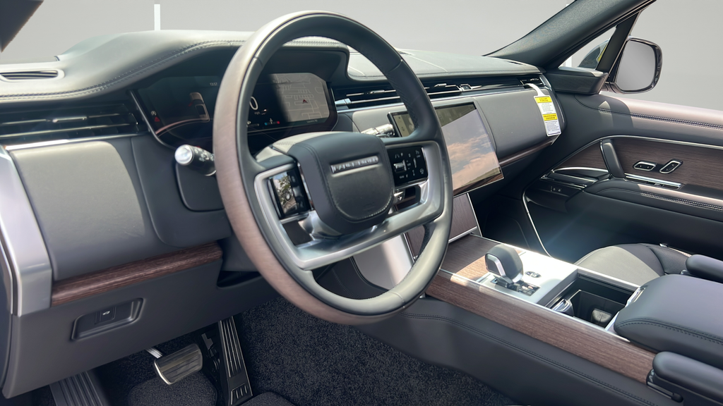 New 2026 Gold Land Rover SE image 4