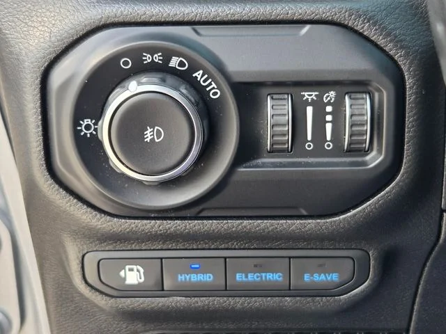 Used 2021 Silver Jeep Unlimited Rubicon 4xe image 29