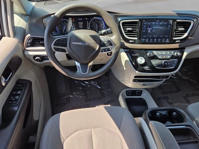 Used 2019 White Chrysler Touring Plus image 14