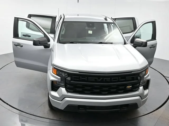 Used 2022 SILVER ICE METALLIC Chevrolet Custom image 41