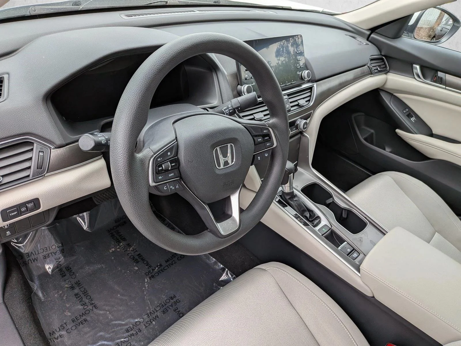 Used 2018 White Honda LX 1.5T image 10