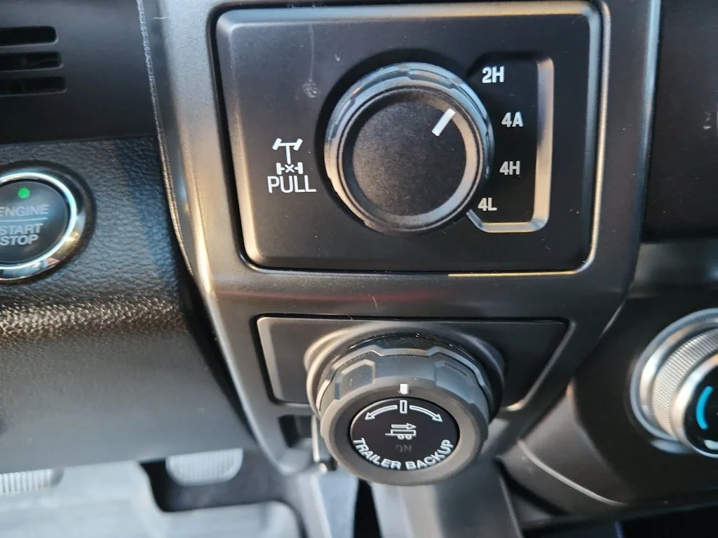 Used 2020 Black Ford Lariat image 25
