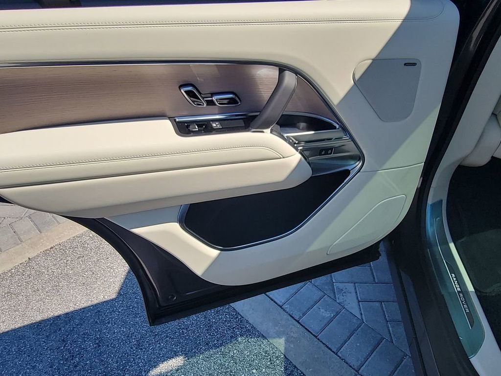 New 2026 Charente Grey Land Rover SE image 22