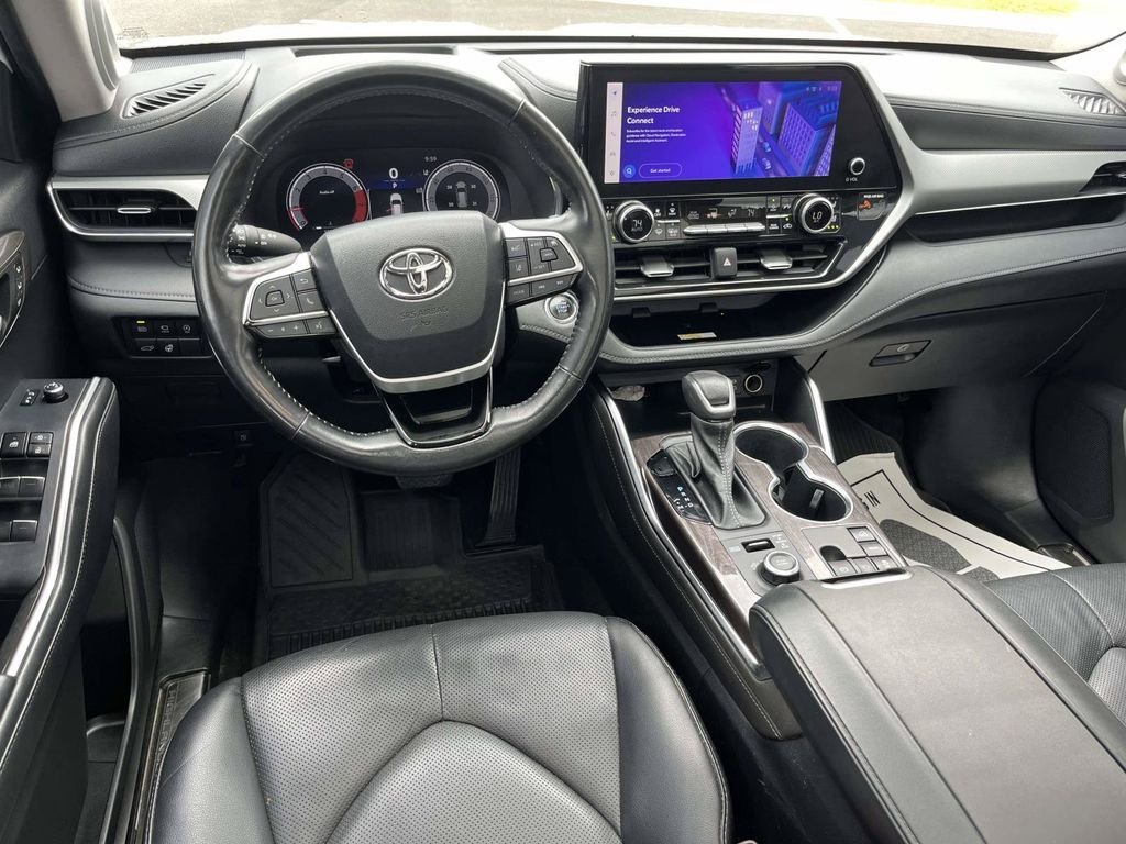 Used 2023 Beige Toyota Platinum image 13