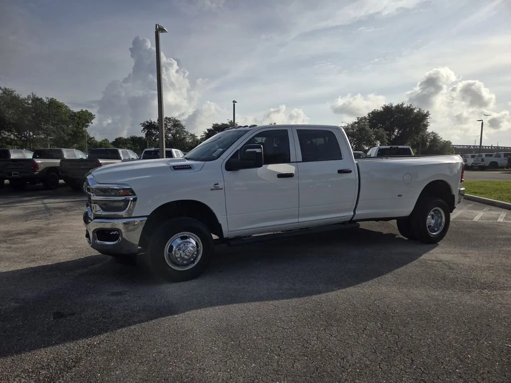 New 2026 Bright White Clear-Coat Exterior Paint RAM Tradesman image 6