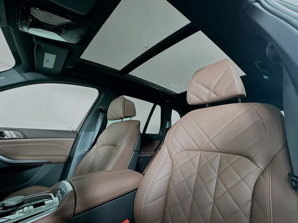 New 2026 Alpine White BMW xDrive40i image 16