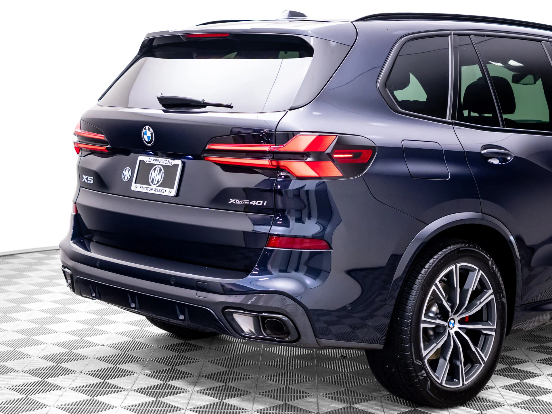 Used 2026 Black BMW xDrive40i image 33