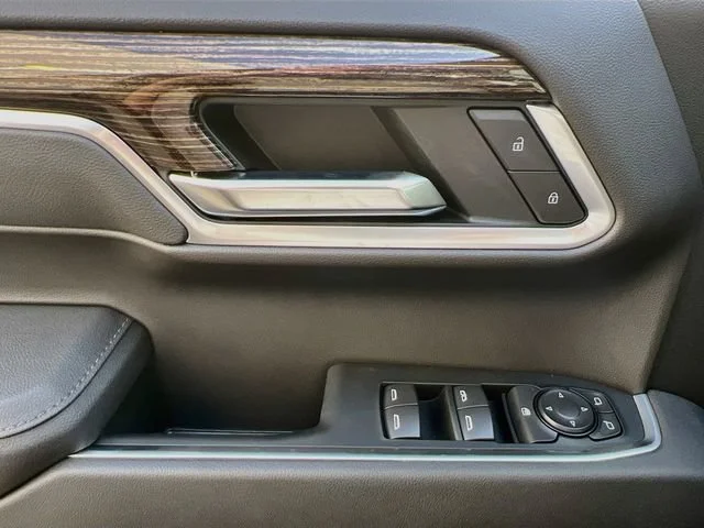 New 2026 Onyx Black GMC Elevation image 13