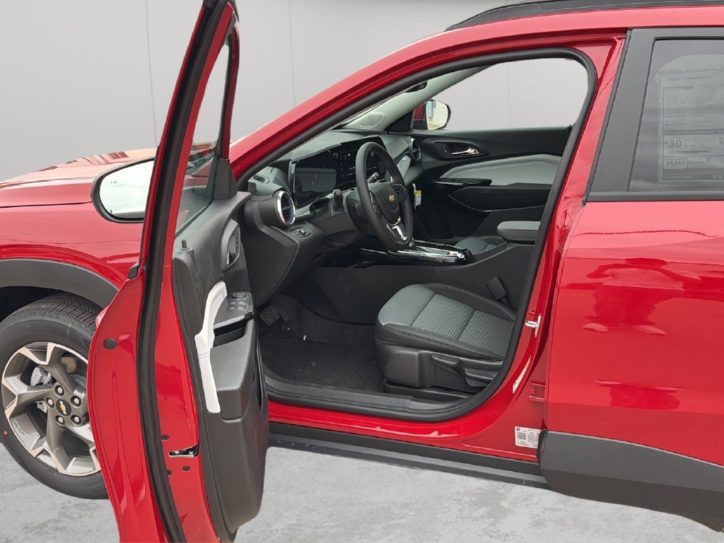 2026 Chevrolet Trax LT - Photo 36