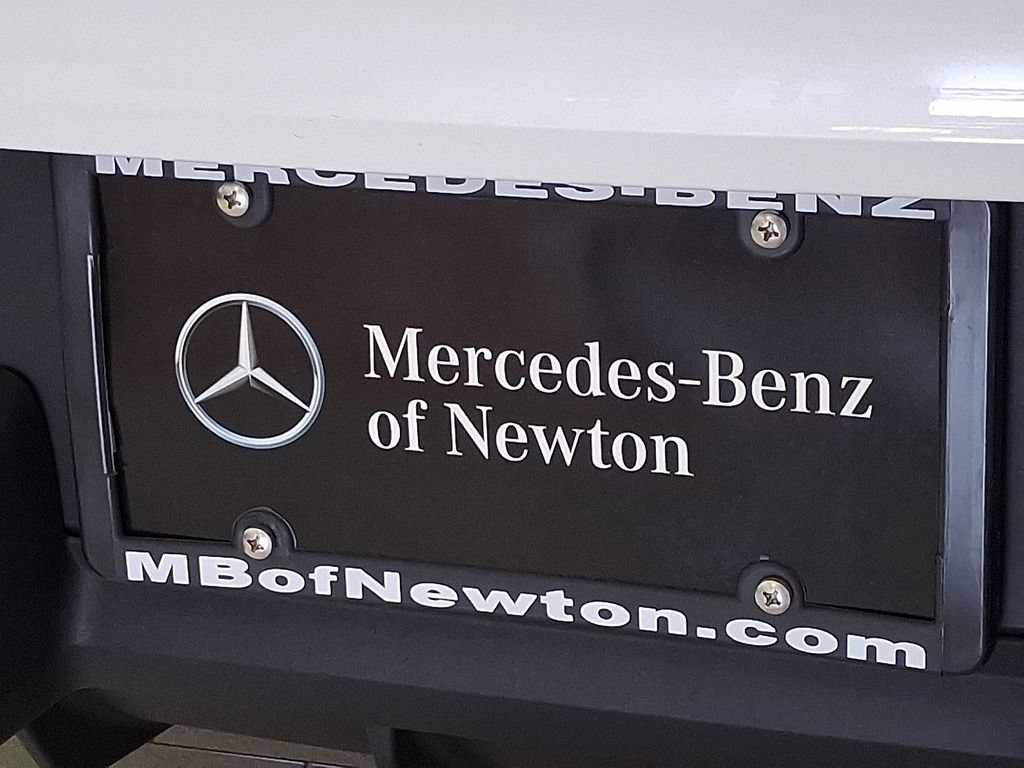 New 2026 MANUFAKTUR Moonlight White Metallic Mercedes-Benz GLC 43 AMG® image 58