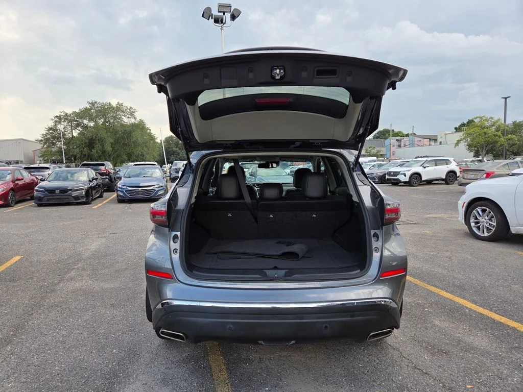 Used 2023 Gray Nissan SV image 27