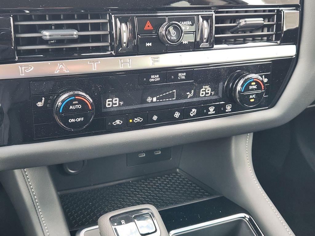 2026 Nissan Pathfinder SV - Photo 19