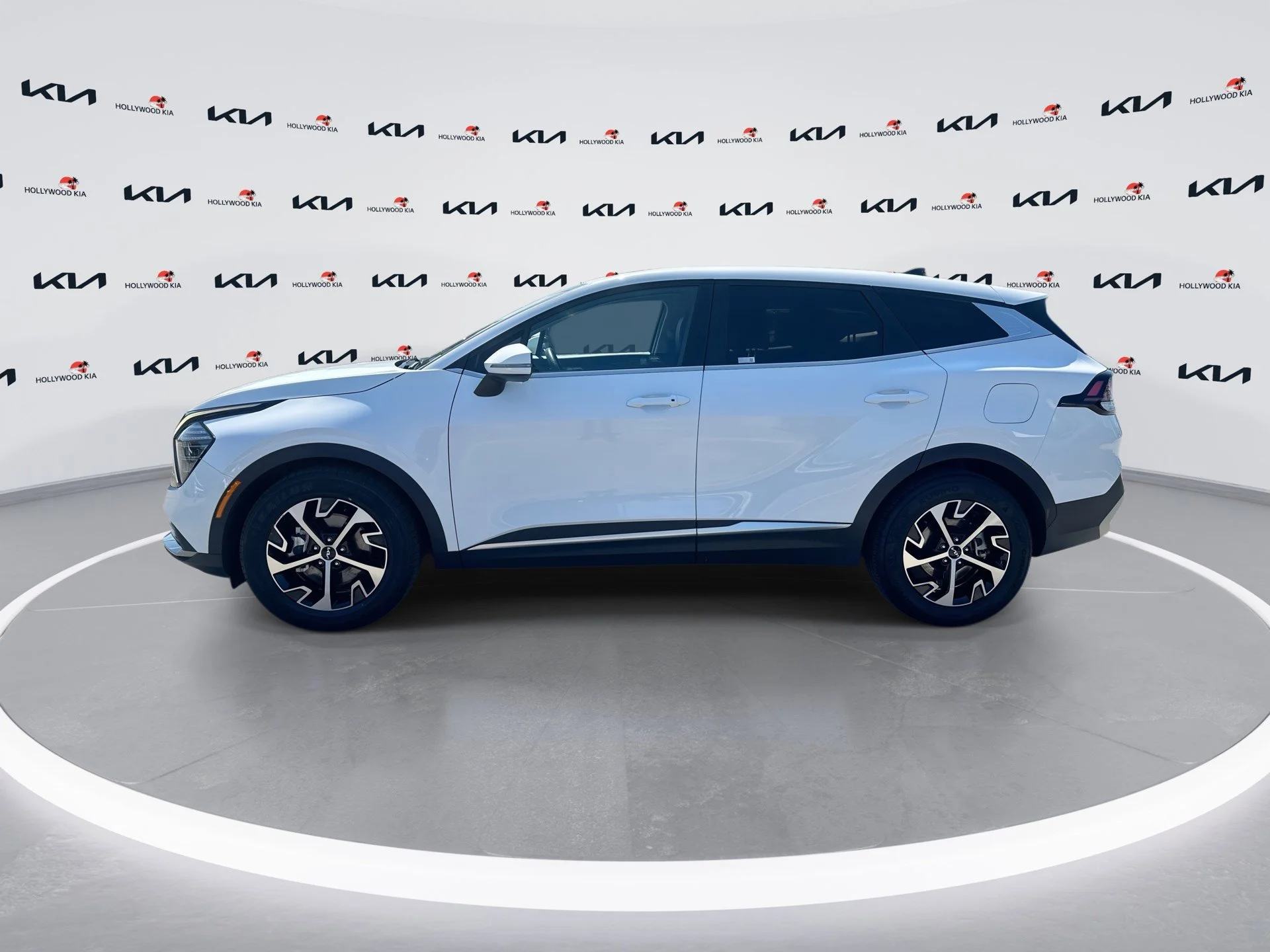 Certified Used 2025 Glacial White Pearl Kia EX image 5