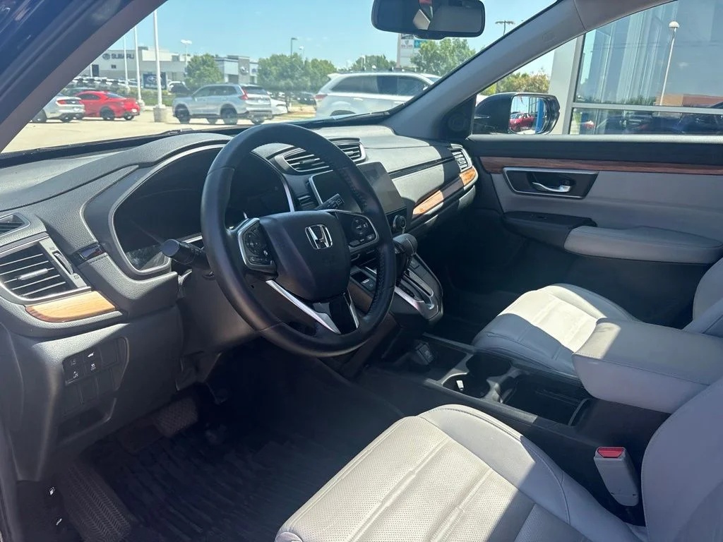 Used 2017 Blue Honda Touring FWD image 10