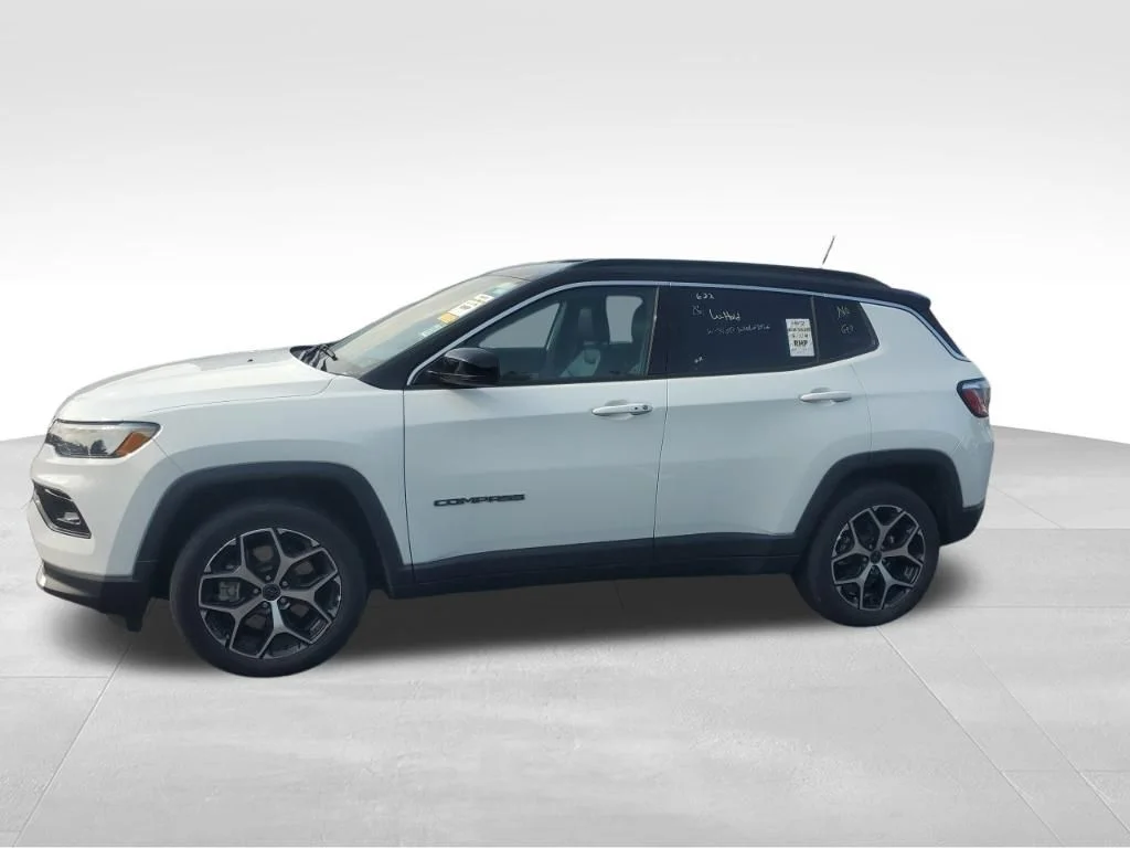 Used 2025 White Jeep Limited image 2