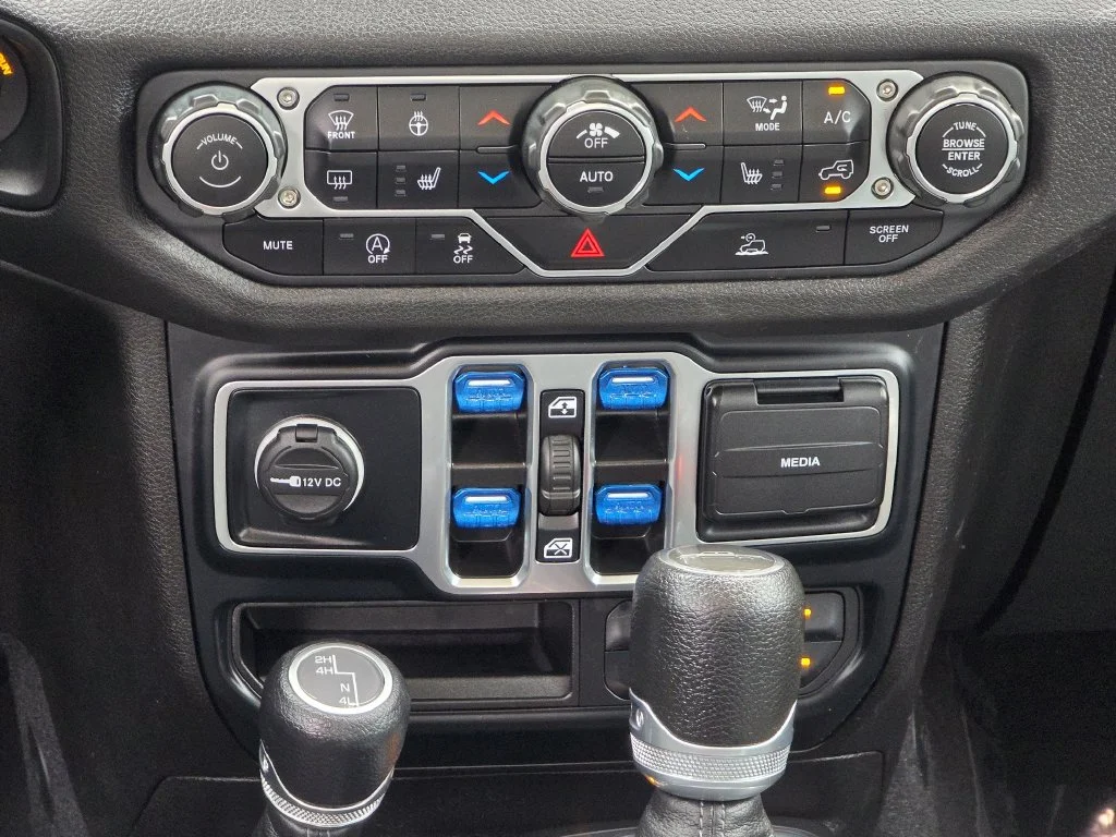 Used 2024 Gray Jeep Sport S image 33