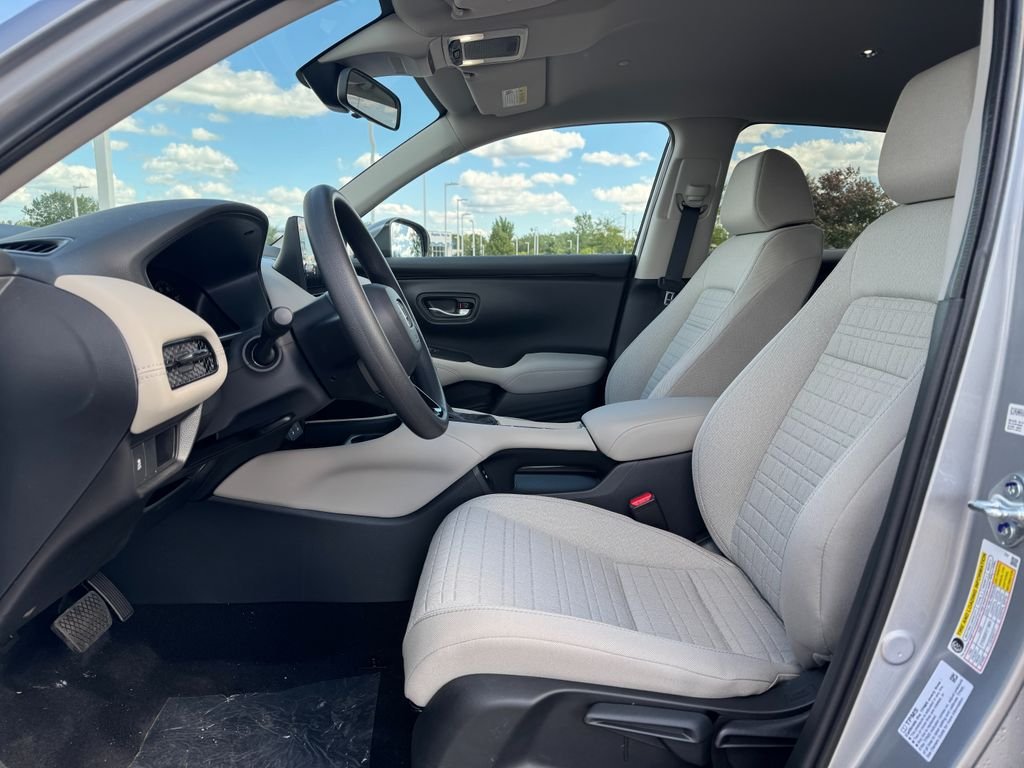 New 2027 Solar Silver Metallic Honda LX AWD image 7