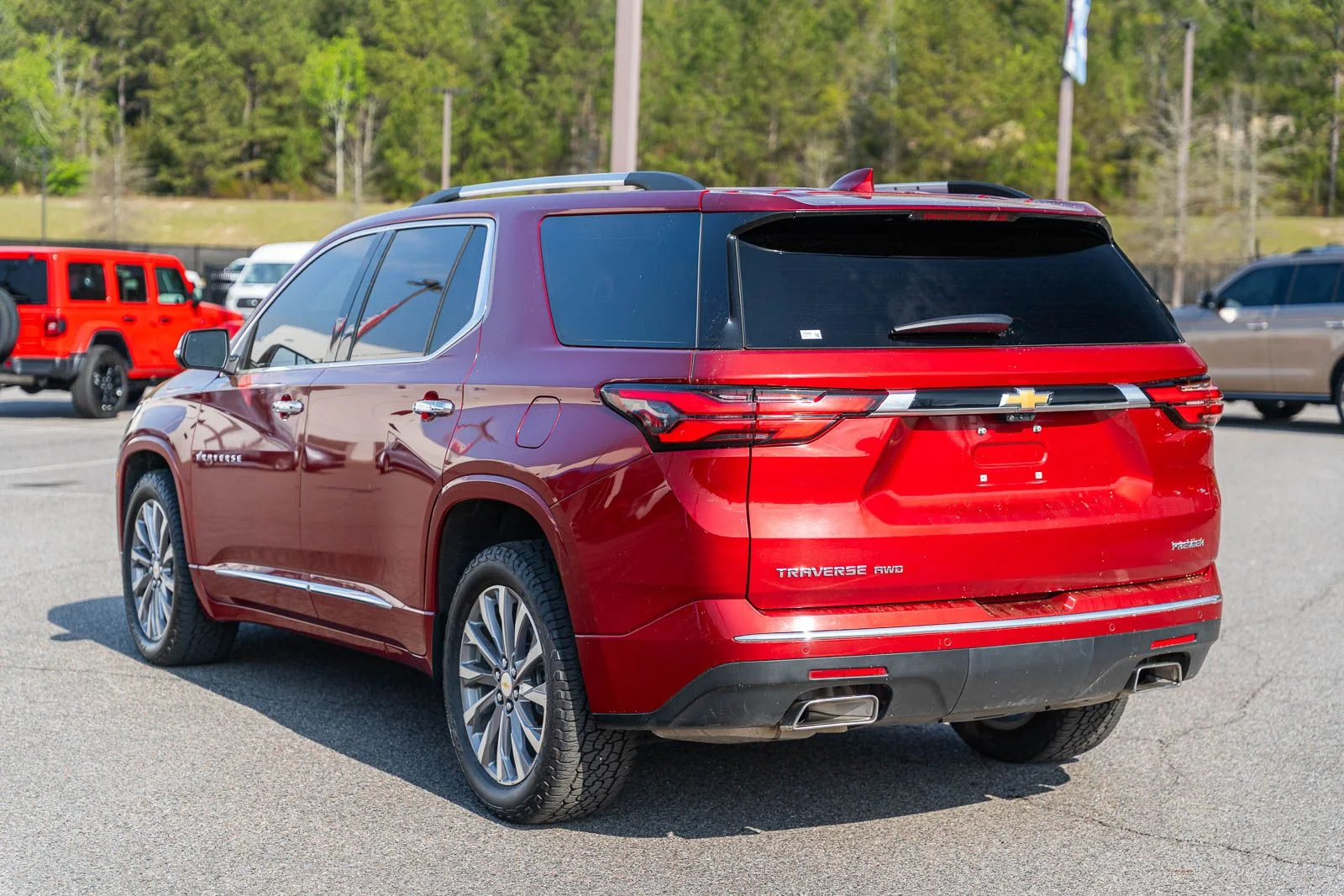 Used 2022 Red Chevrolet Premier image 4