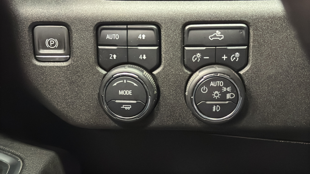 Used 2022 Glacier Blue Metallic Chevrolet RST image 33