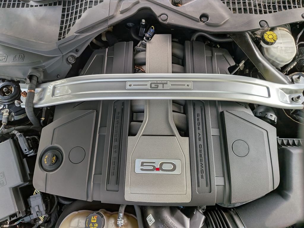Used 2020 Shadow Black Ford GT Premium image 14