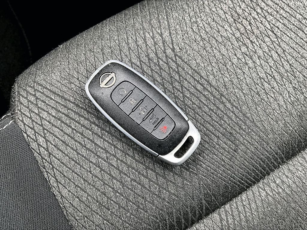 Used 2025 Gray Nissan SV image 29