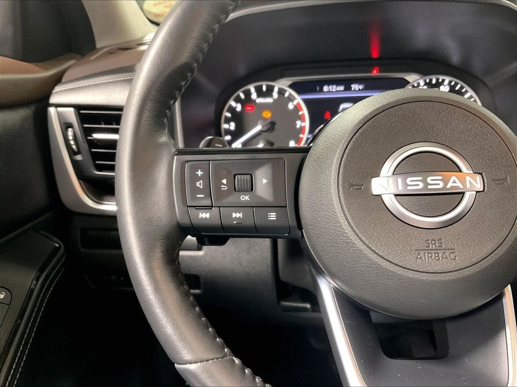 Used 2023 White Nissan SV image 23
