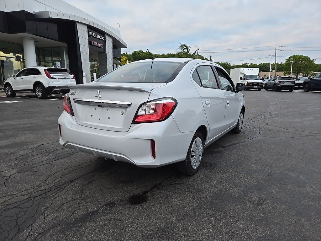 Used 2024  Mitsubishi  image 5
