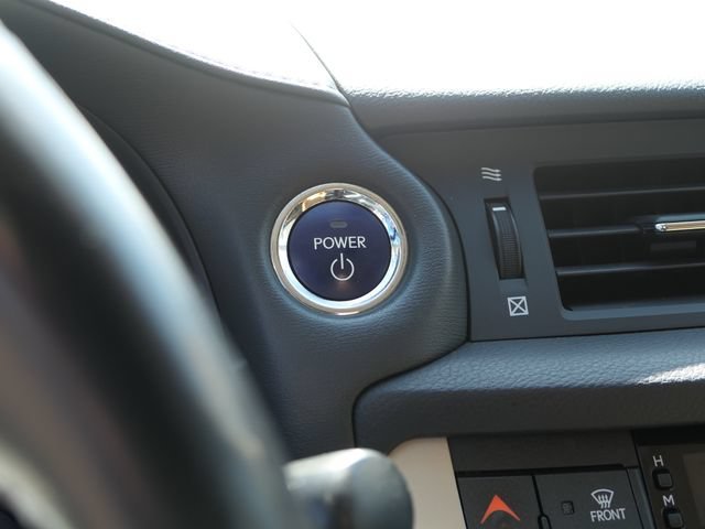 Used 2015  Lexus Hybrid image 18