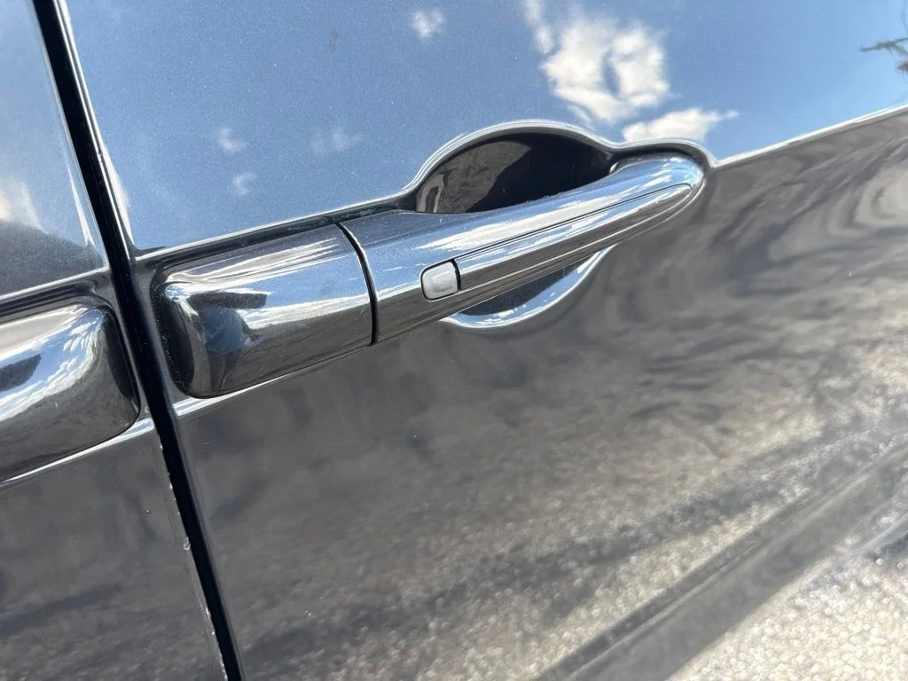 Used 2022 Black Chrysler Touring L image 12