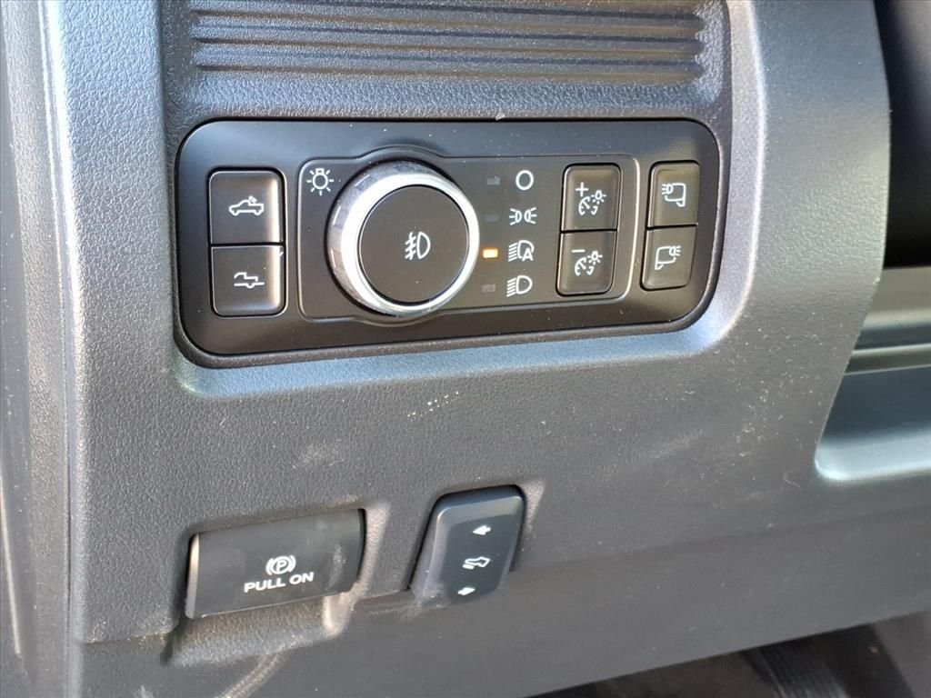 New 2026 Glacier Gray Metallic Tri-Coat Ford F-350® Platinum® image 22