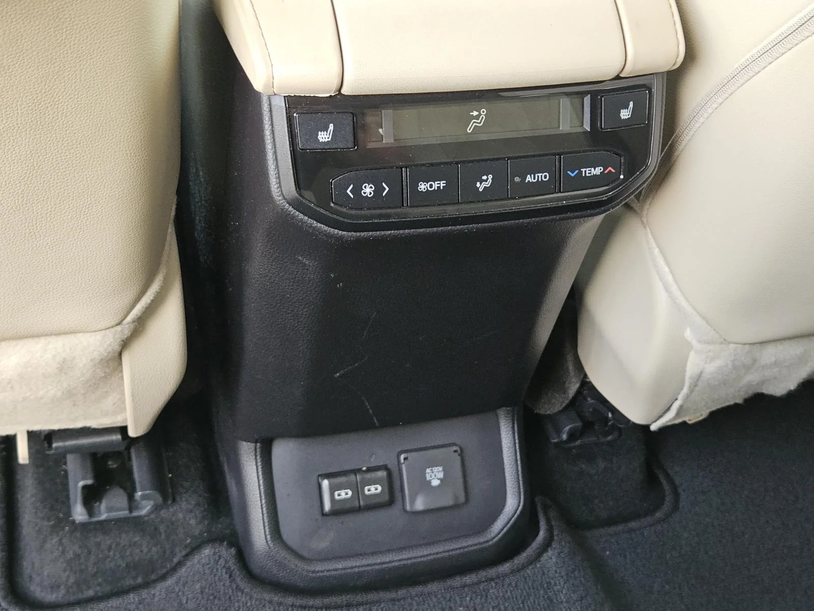 Used 2024 Black Toyota Platinum FWD (Natl) image 32