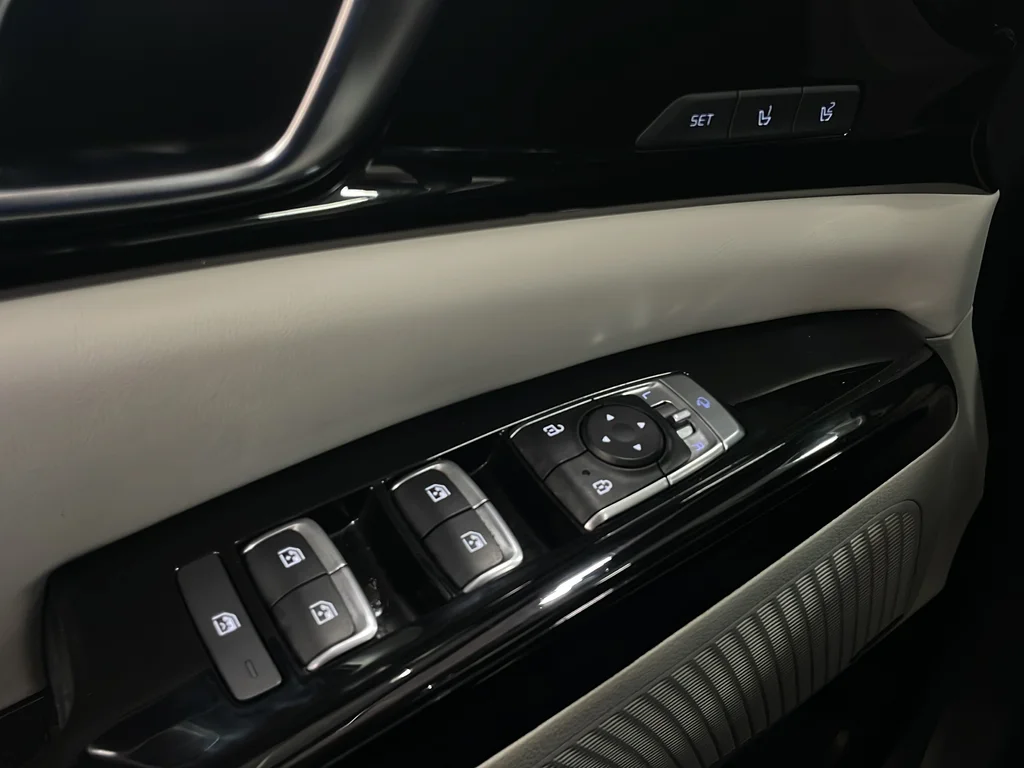 Certified Used 2022 Gray Kia SX Prestige image 38