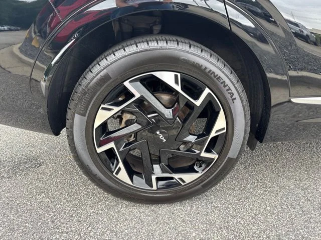 Used 2023 Black Kia SX-Prestige image 9
