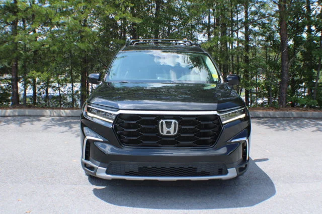 Used 2023 Crystal Black Pearl Honda Touring image 16