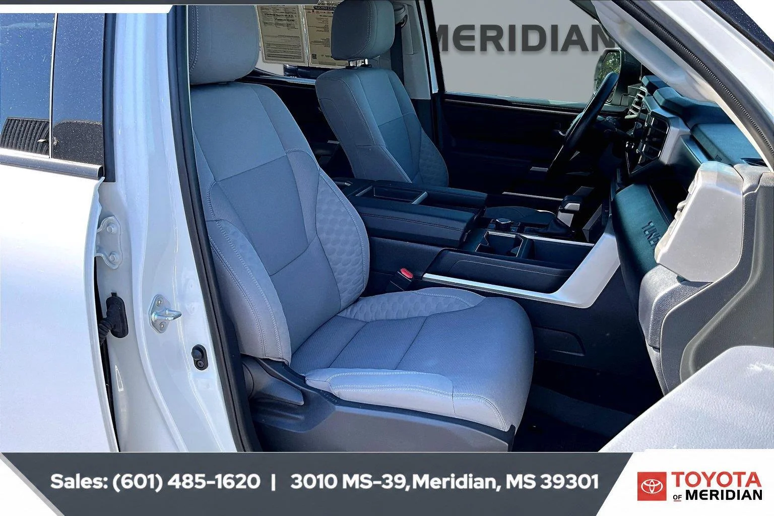 Used 2023 Ice Cap Toyota SR5 image 6