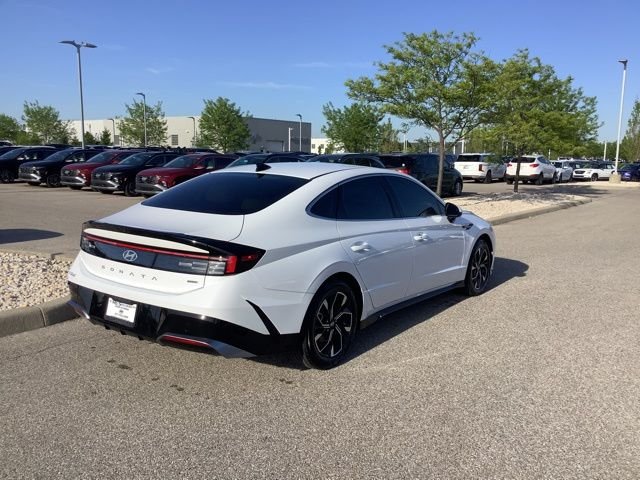 Certified Used 2025 White Hyundai SEL image 6